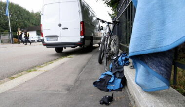 Schwerer Unfall in Chemnitz: Radfahrer kollidiert mit Postwagen