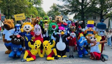 Bunte Plüschriesen im Küchwald: Maskottchentreffen lädt ein