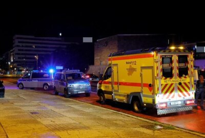 Zwei Verletzte bei nächtlicher Auseinandersetzung in Chemnitzer City - Die Klärung der Tatumstände läuft.