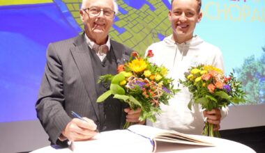 Diese beiden Leichtathleten durften sich ins Zschopauer Ehrenbuch des Sports eintragen
