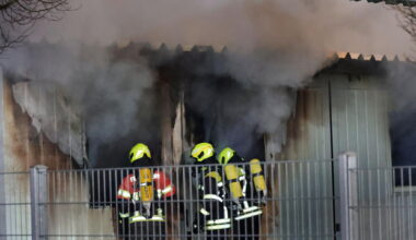 Videos von Feuer vor Gericht gezeigt