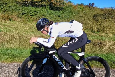 Acht Sekunden fehlen: Chemnitzerin verpasst bei EM Podest knapp - Laura beim Training in der Ardeche