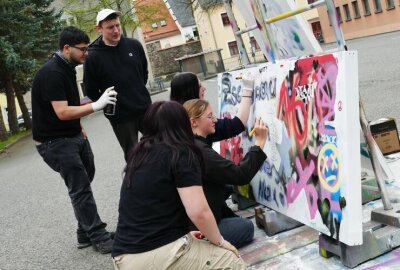 Ideenwerkstatt und Sonderausstellung: Zschopau will Einheit erlebbar machen - Zschopauer Schüler haben sich in Workshops mit dem Thema Wiedervereinigung befasst.