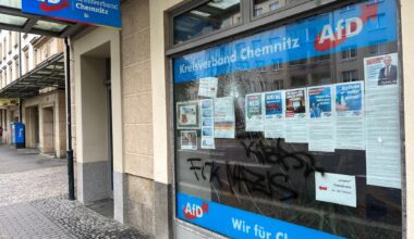 Steinwurf auf AfD-Büro in Chemnitz