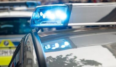 Radfahrerin bei Kreisverkehr-Crash schwer verletzt