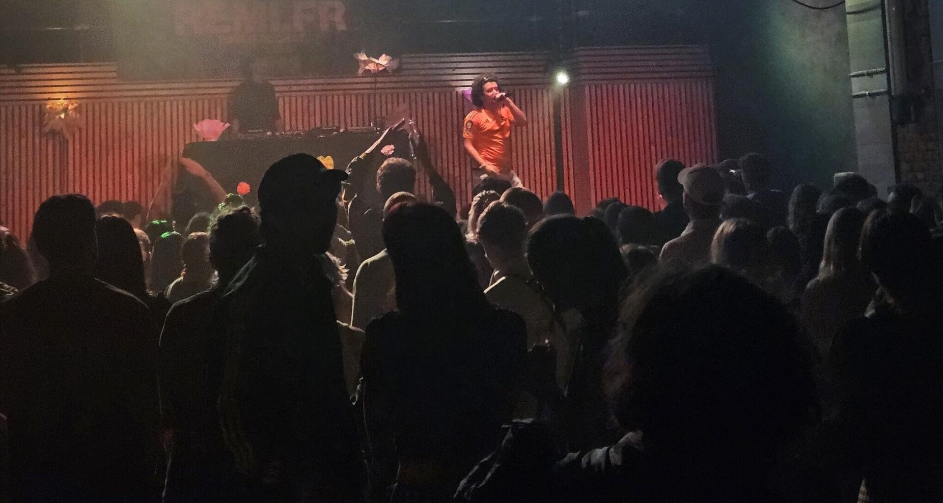 Fetzt Chemnitz? Hunderte feiern Betonblühen im Club Transit