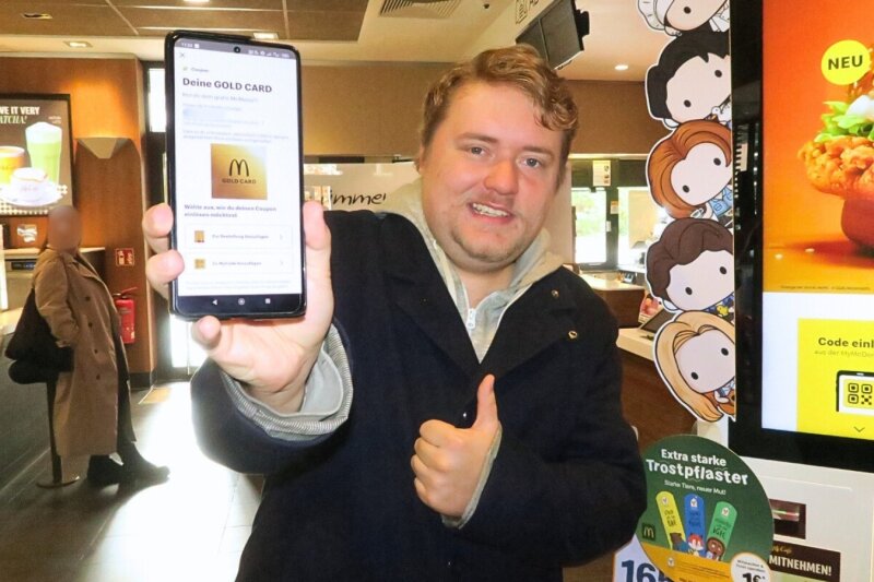 McDonald's schenkt Chemnitzer Superfan die Goldcard!