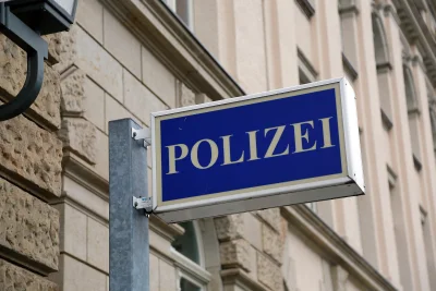 Polizei sucht Zeugen zu mehreren Raubüberfällen in Leipzig - Symbolbild.