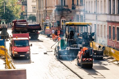 Neue Baustellen in Chemnitz: Hier müssen Autofahrer ab Montag mit Stau rechnen - Ab Montag kommt es auf den Chemnitzer Straßen zu weiteren Einschränkungen.
