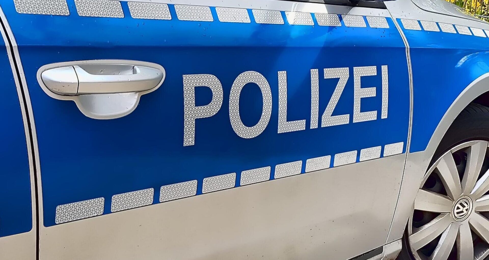 12-jähriges Mädchen wird von PKW erfasst