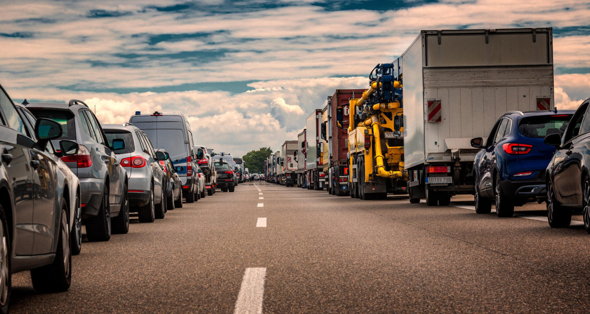 Dreifach-Kollision A 72 bei Stollberg: 59-Jährige schwer verletzt