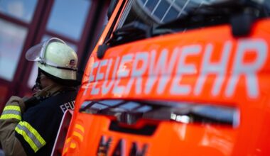 Käfer erledigt, Kommode brennt: Feuerwehreinsatz in Neckargemünd