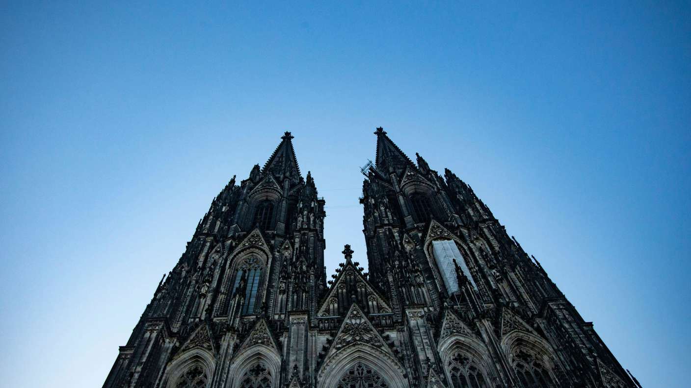 Am 9.12.2025 findet in Köln erstmals „Loss mer Weihnachtsleeder singe för Pänz“ statt: ein großes Mitsingkonzert für Kinder in der Lanxess-Arena.