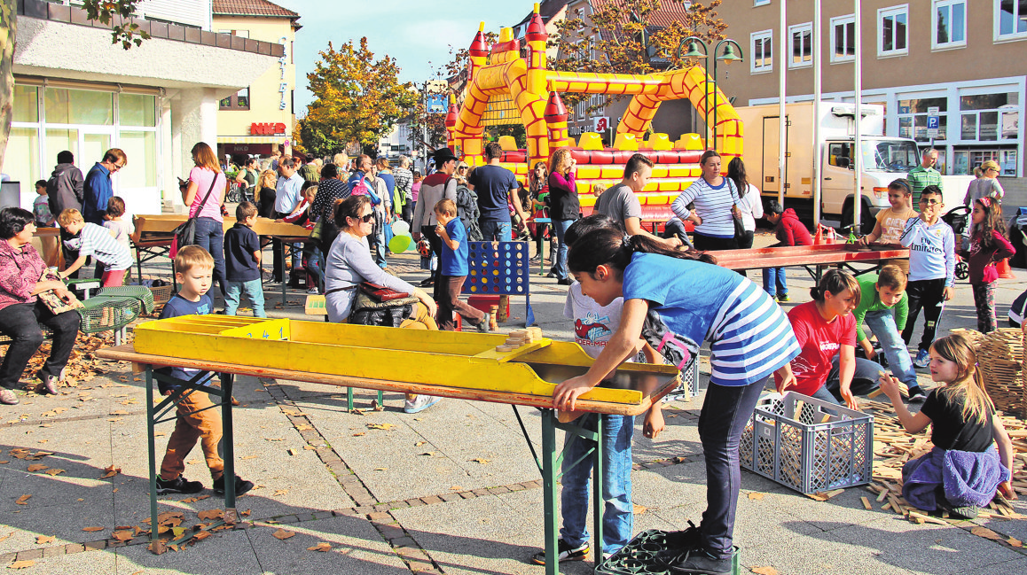 Der Weilimdorfer - Weilemer - Herbst mit verkaufsoffenem Sonntag lädt am Sonntag, 28. September, zum gemütlichen Bummeln, Genießen und Erleben ein.
