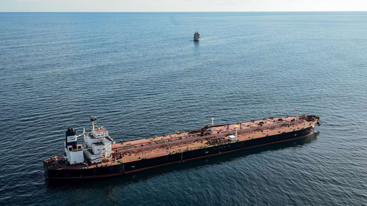 Frankreich stoppt russischen Tanker der Schattenflotte vor Atlantikküste