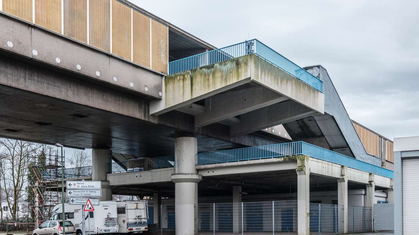 Der Geisterbahnhof Angerbogen in Duisburg *** NUR FÜR REDAKTIONELLE ZWECKE *** EDITORIAL USE ONLY ***<p>Der Geisterbahnhof Angerbogen, an der Düsseldorfer Landstraße Ecke Hermann-Spillecke-Straße, soll in den nächsten Jahren saniert und von außen aufgehübscht werden. Freitag, 10. März 2023 in Duisburg.¨ Deutschland NRW Duisburg Copyright: ChristophxWojtyczka *** The ghost station Angerbogen in Duisburg FOR EDITORIAL PURPOSES ONLY EDITORIAL USE ONLY p The ghost station Angerbogen, at the corner of Düsseldorfer Landstraße and Hermann Spillecke Straße, is to be renovated and spruced up from the outside in the next few years Friday, March 10, 2023 in Duisburg ¨ Germany NRW Duisburg Copyright ChristophxWojtyczka Copyright: ChristophxWojtyczka doc7p9ufa2s35e1fldb2kz ,EDITORIAL USE ONLY