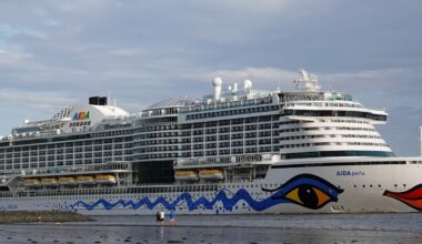 Sturmtief „Detlef“: Aida-Kreuzfahrtschiff beendet Zwangspause in Hamburg