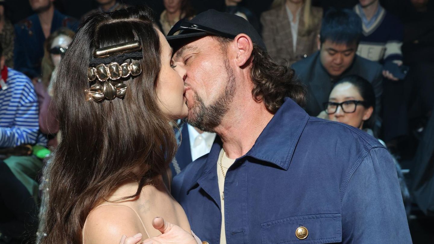 Lana Del Rey sorgt in Paris für Aufsehen: Turtelauftritt mit Ehemann Jeremy