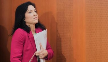 Herbstprognose: Bundesregierung korrigiert Prognose über Wirtschaftswachstum nach oben