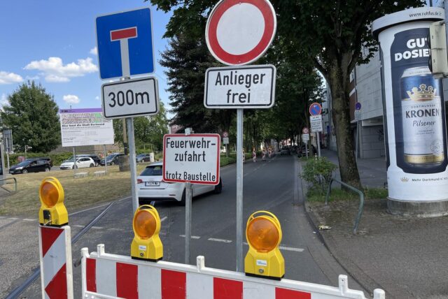Eine Straße in Dortmund ist gesperrt. (Archivbild)