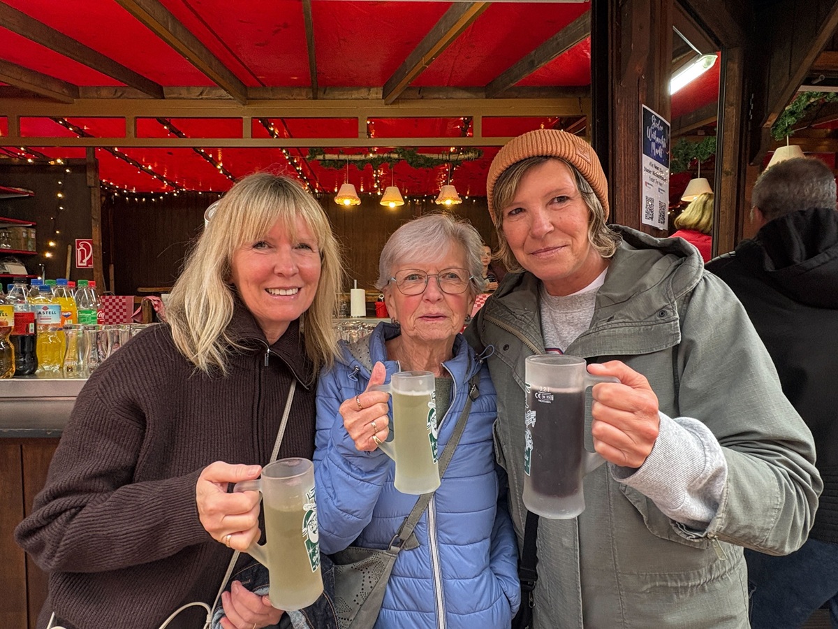 Glühwein im Oktober? Besucher in Essen-Steele mit klarer Meinung