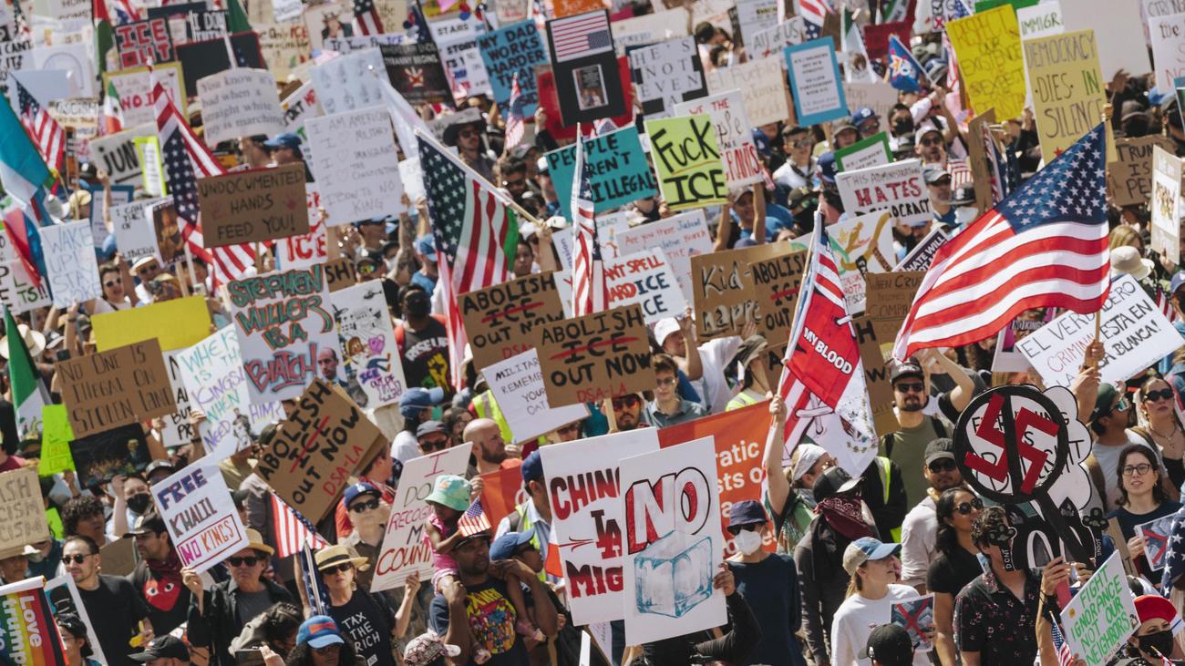 USA: Die Parade gegen ein Königreich