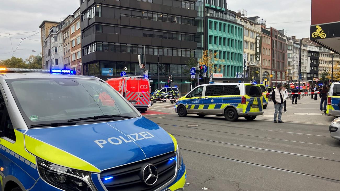 Angeschossener vorbestraft: Polizei sichtet Videos nach Schüssen auf Mann in Düsseldorf