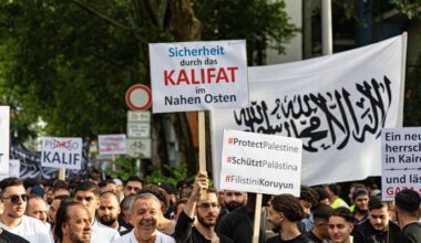 Archivbild:Islamistische Gruppen protestieren in Solidarität mit Gaza vor der Ägyptischen Botschaft in Berlin am 05.07.2025.(Quelle:picture alliance/ZumaPress/M.Kuenne)