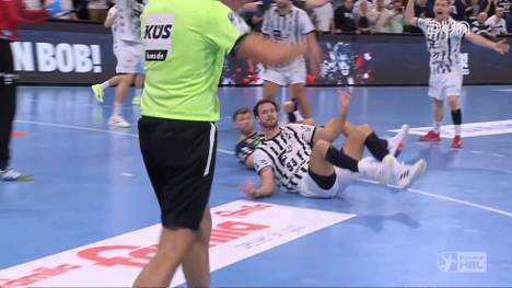 Der verlustpunktfreie THW Kiel empfängt die Rhein-Neckar Löwen zum Spitzenspiel der Handball-Bundesliga. Die Gäste bringen den Tabellenführer gehörig ins Schwitzen. Die Entscheidung fällt in der allerletzten Szene - und erst nach Videobeweis.
