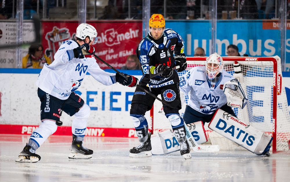 Mannheim schlägt auch Bremerhaven, Iserlohn gewinnt Kellerduell gegen Dresden, Haukeland mit Shutout