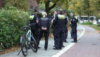 Polizisten im Einsatz in Niendorf