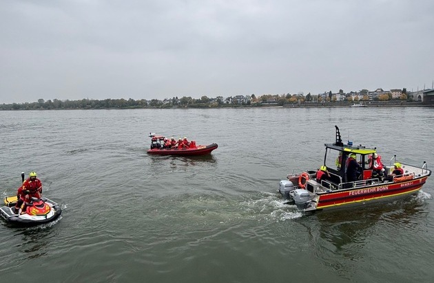FW-BN: Wasserrettung auf dem Rhein