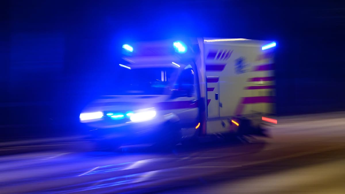 Mann in Neukölln mit Messer verletzt - Täter flüchten
