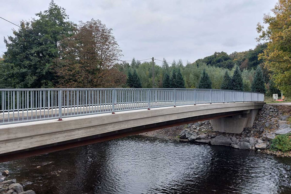 Die neue Brücke an der Stoltenhoffstraße ist freigegeben und kann ab sofort genutzt werden. Foto: Stadt Eschweiler/Michael Grobusch - 