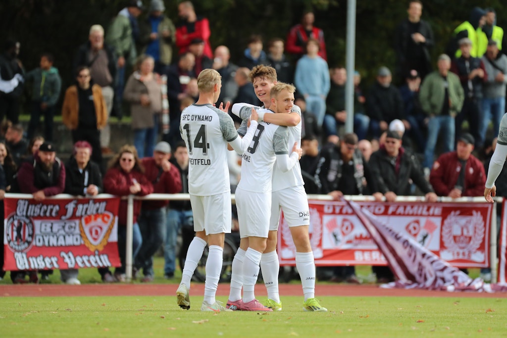 Drei Tore und drei neue Spieler