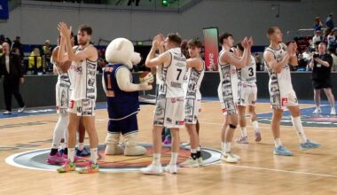 buten un binnen: Eisbären Bremerhaven schlagen Bayreuth in Stadthalle Bremen