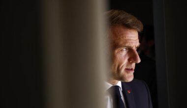 Regierungskrise in Frankreich: Emmanuel Macron weist Rücktrittsforderungen zurück