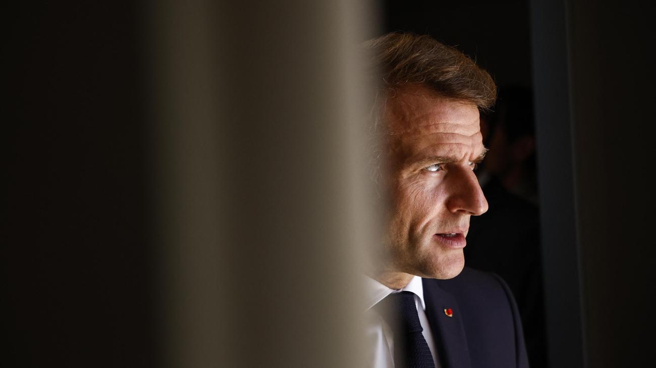 Regierungskrise in Frankreich: Emmanuel Macron weist Rücktrittsforderungen zurück