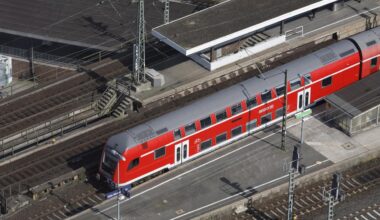 Nordrhein-Westfalen: Nach Zugausfällen und Umleitungen: Bahnverkehr um Köln fährt wieder