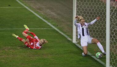 Sieg nach Videobeweis: Schüller trifft spät - Bayern-Frauen bezwingen Juventus