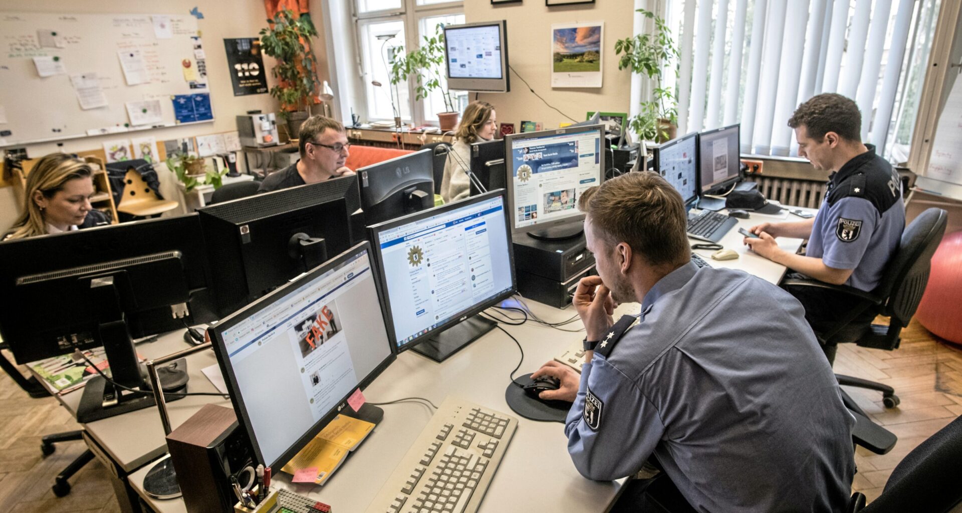 Rechtsextremismus – Berlin: Verfassungsfeinde im Staatsdienst