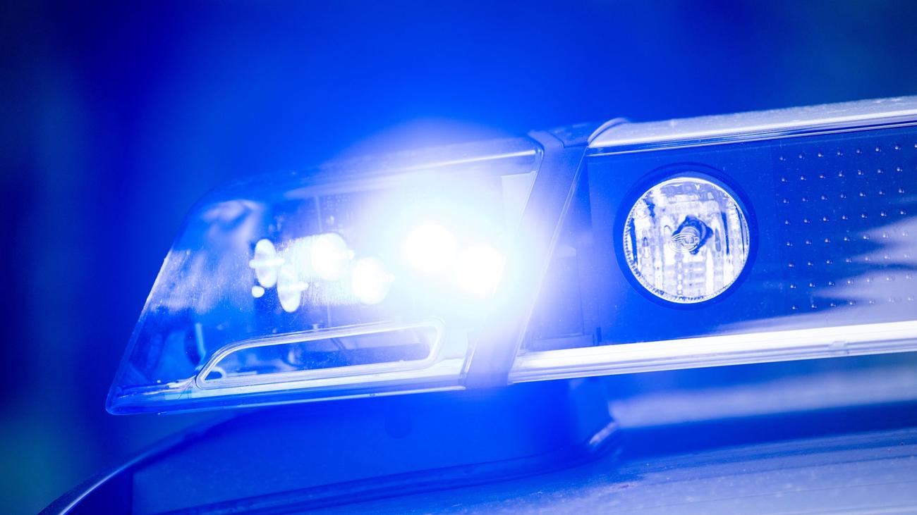 Verkehrsbehinderungen: Kaffee-Lkw blockiert nach Brand weiter Autobahn bei Münster