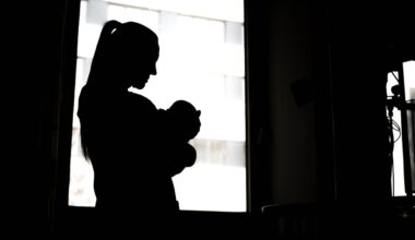 Geschäft mit Leihmutterschaft - Wenn Babys zur Ware werden