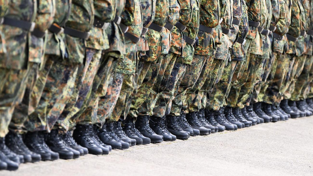 Wehrdienst: Dreiviertel der Deutschen lehnen Losverfahren für Wehrdienst ab
