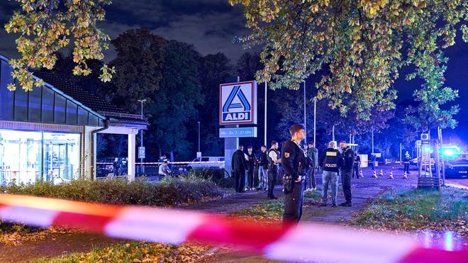 Kriminalität: Mindestens eine Person wurde verletzt und in ein Krankenhaus gebracht.