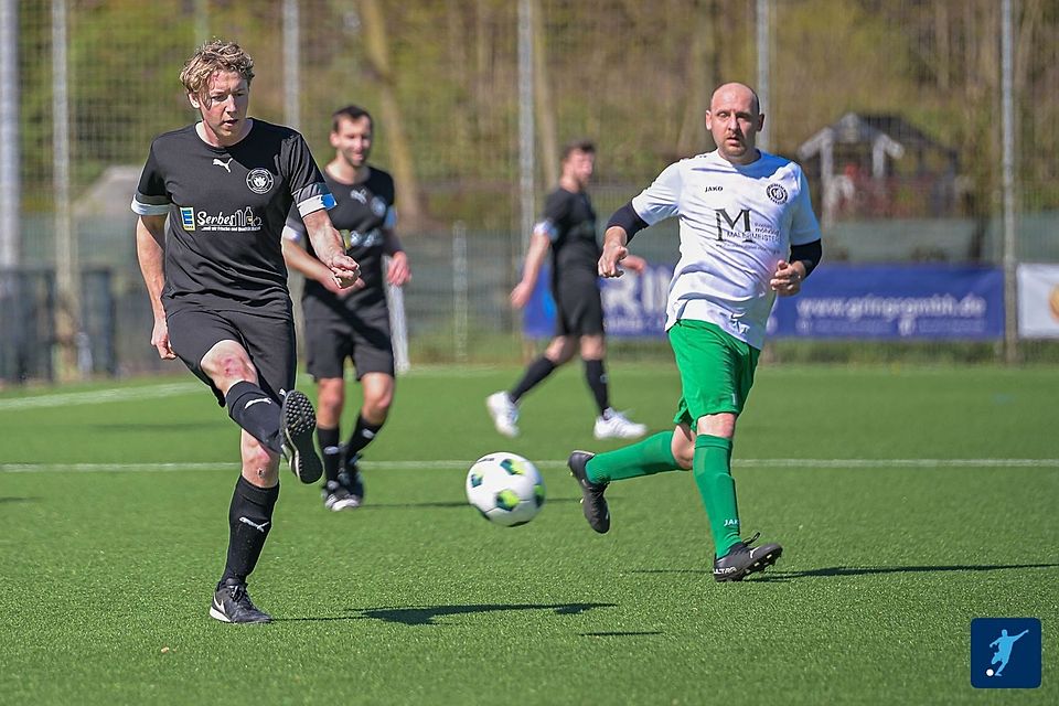 Sportfreunde Mülheim feiern Überraschung. Sportfreunde Mülheim feiern Überraschung.