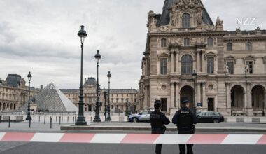 Einbrecher scheiterten zunächst an Vitrine