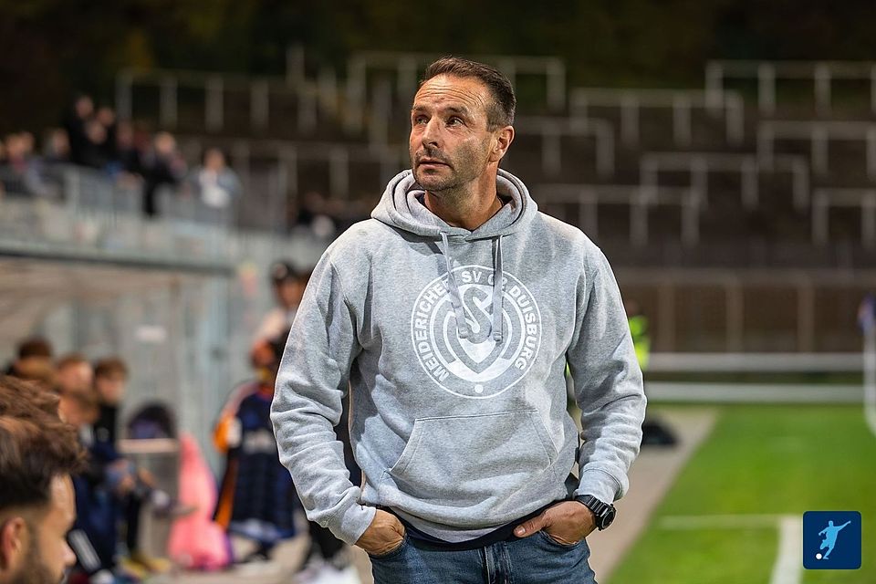 Trainer Hirsch blickt auf das Derby Trainer Hirsch blickt auf das Derby