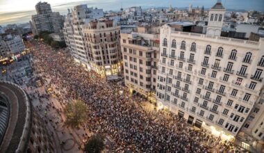 Valencia: Zehntausende demonstrieren ein Jahr nach der Flut