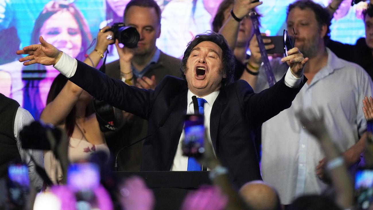 Parlamentswahl in Argentinien: Partei von Milei liegt bei Zwischenwahlen deutlich vor der Opposition